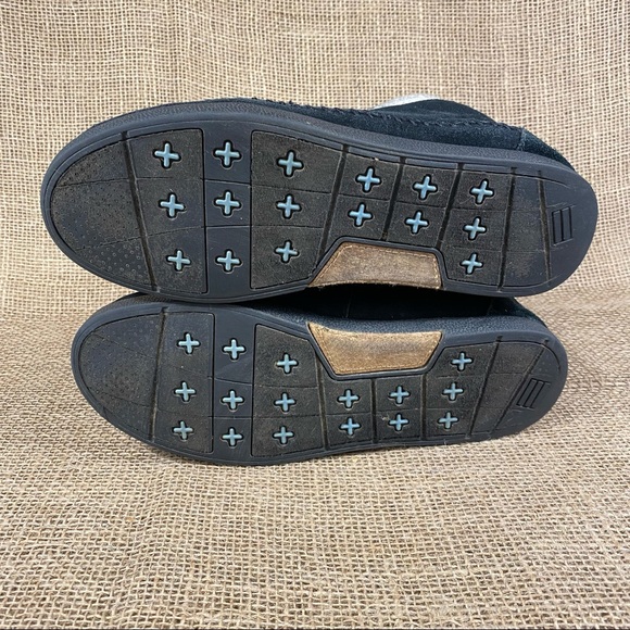 Toms Boots Sweater  Suede  Faux Fur Lined Sz W8.5 - Picture 7 of 9